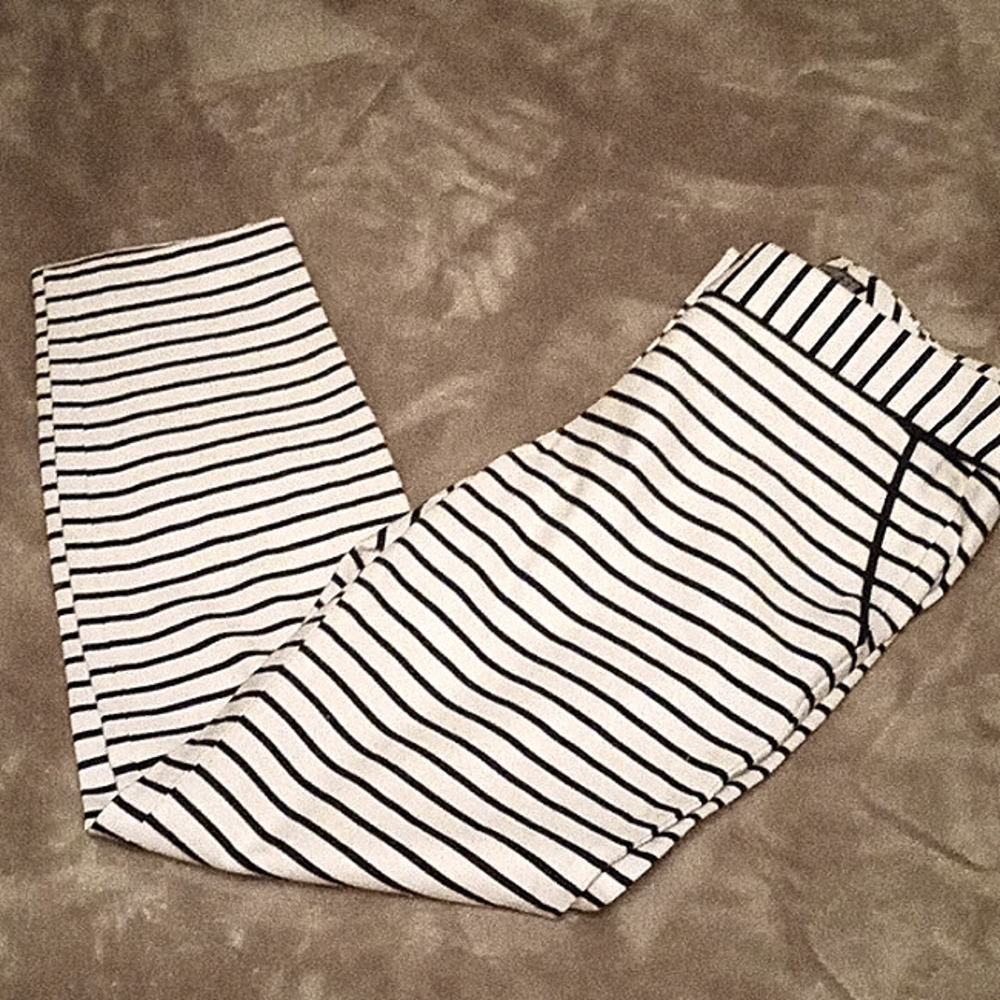 EXPRESS Black and white striped pants. Nwot
